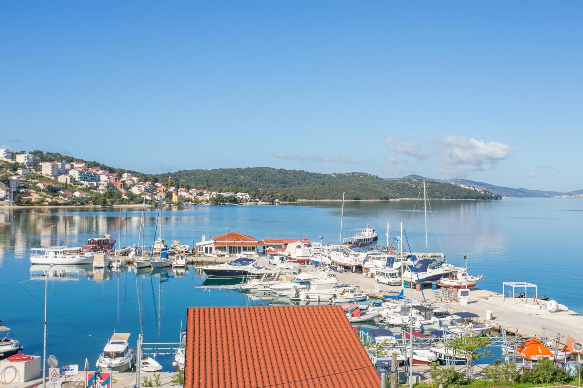 Seaside Apartments With A Swimming Pool Okrug Gornji, Ciovo - 11374 Trogir Eksteriør billede