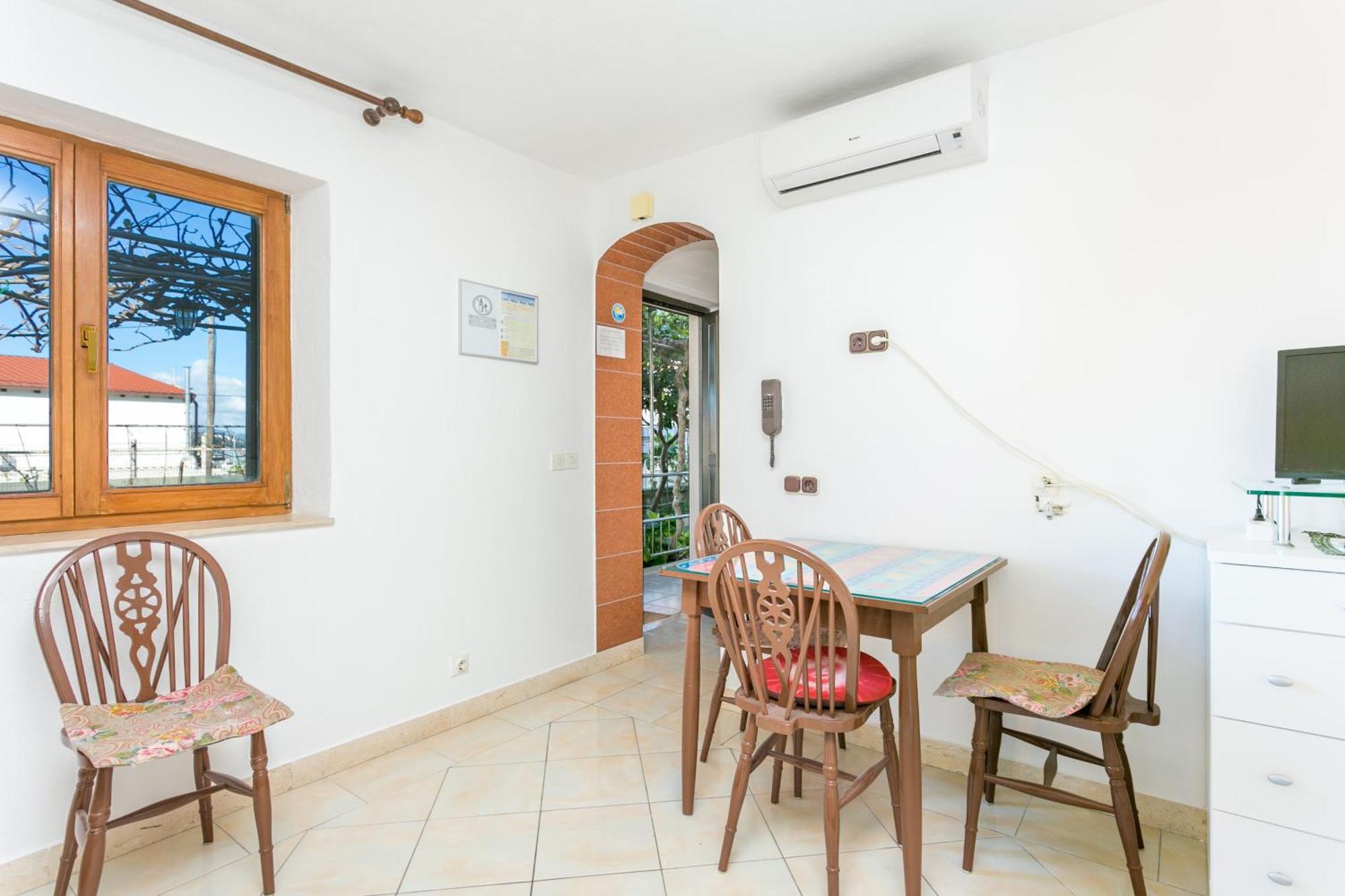 Seaside Apartments With A Swimming Pool Okrug Gornji, Ciovo - 11374 Trogir Eksteriør billede