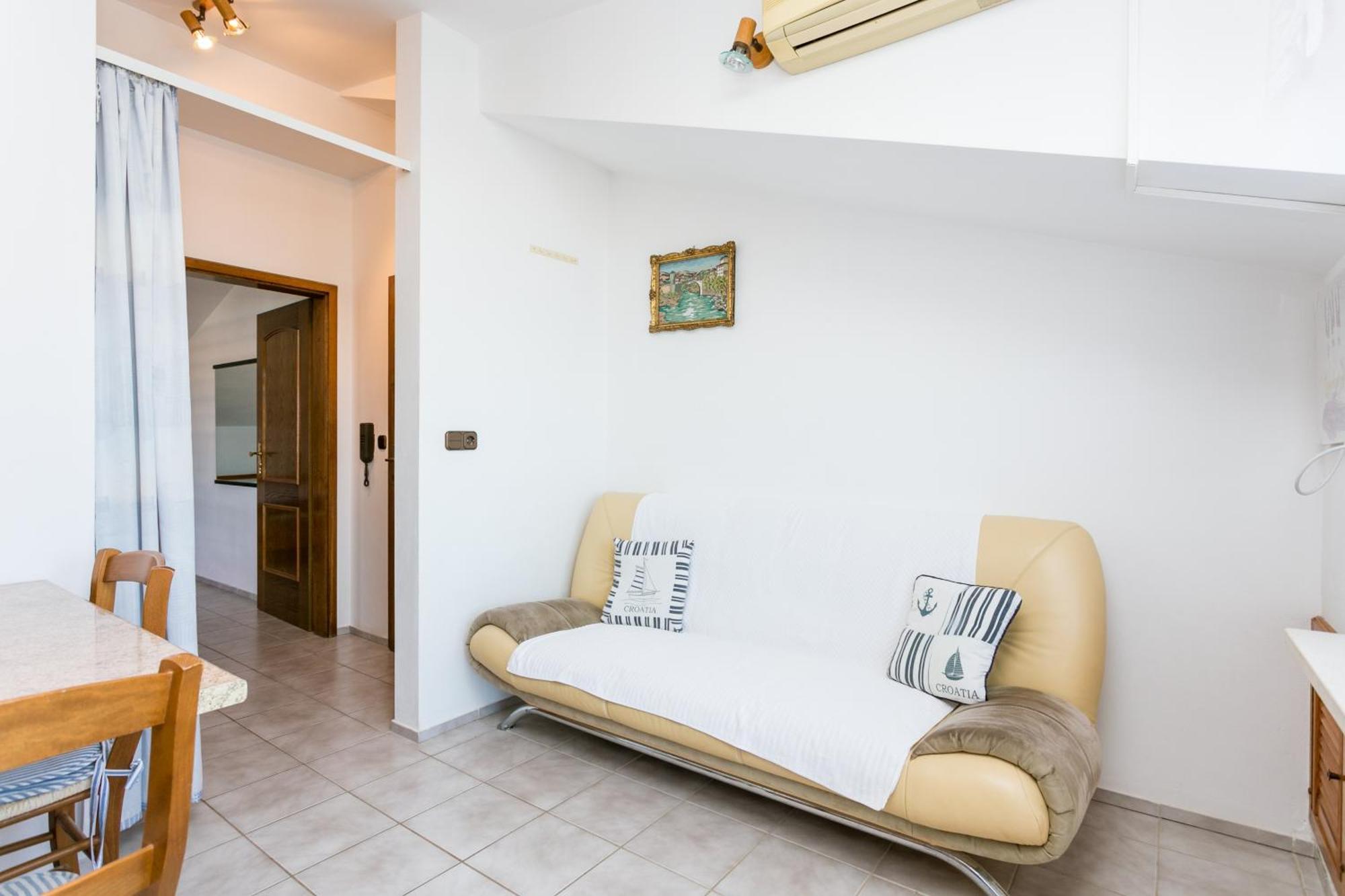 Seaside Apartments With A Swimming Pool Okrug Gornji, Ciovo - 11374 Trogir Værelse billede