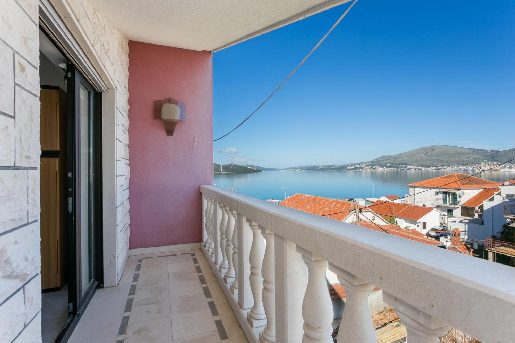 Seaside Apartments With A Swimming Pool Okrug Gornji, Ciovo - 11374 Trogir Eksteriør billede