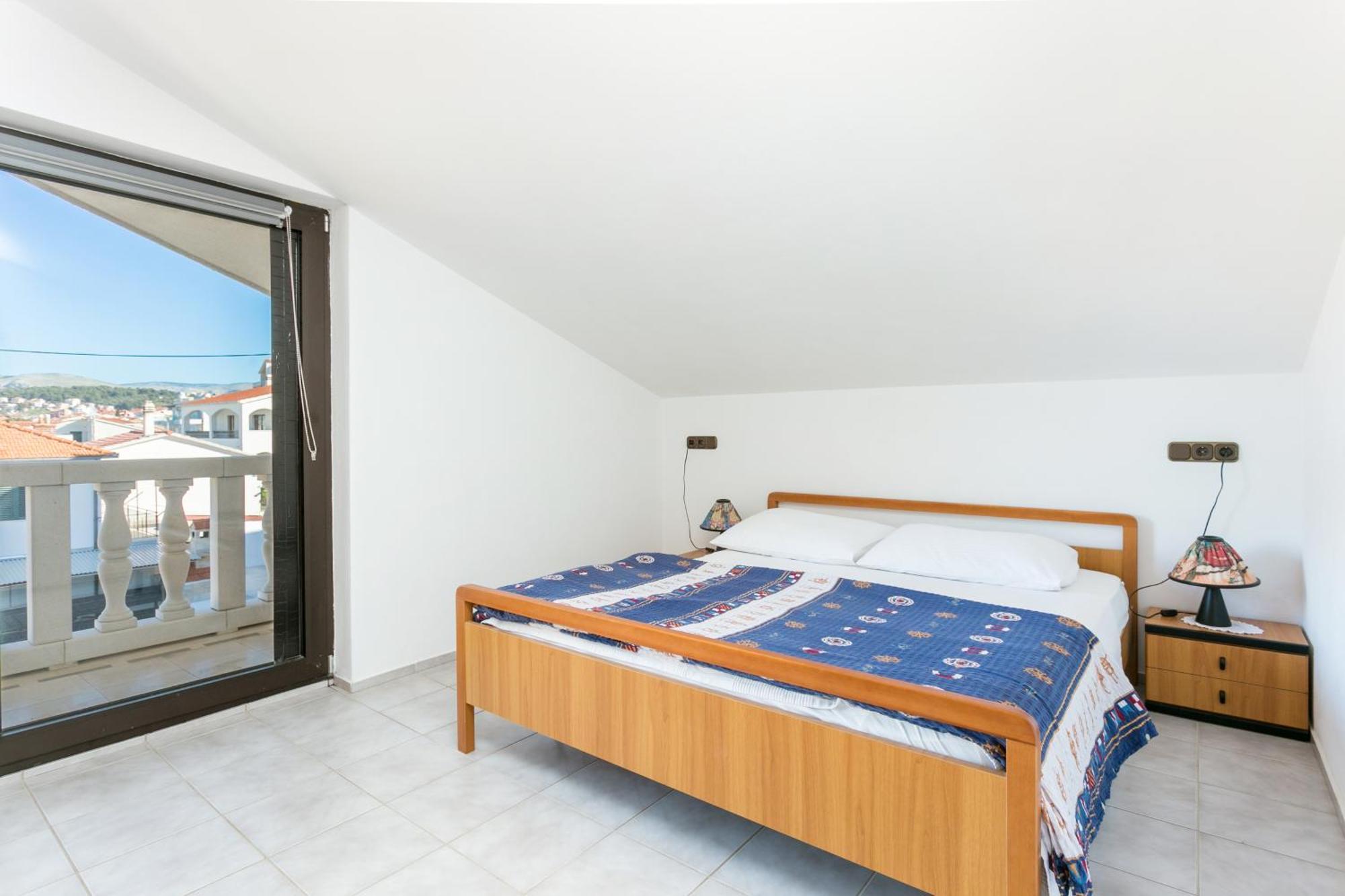 Seaside Apartments With A Swimming Pool Okrug Gornji, Ciovo - 11374 Trogir Eksteriør billede