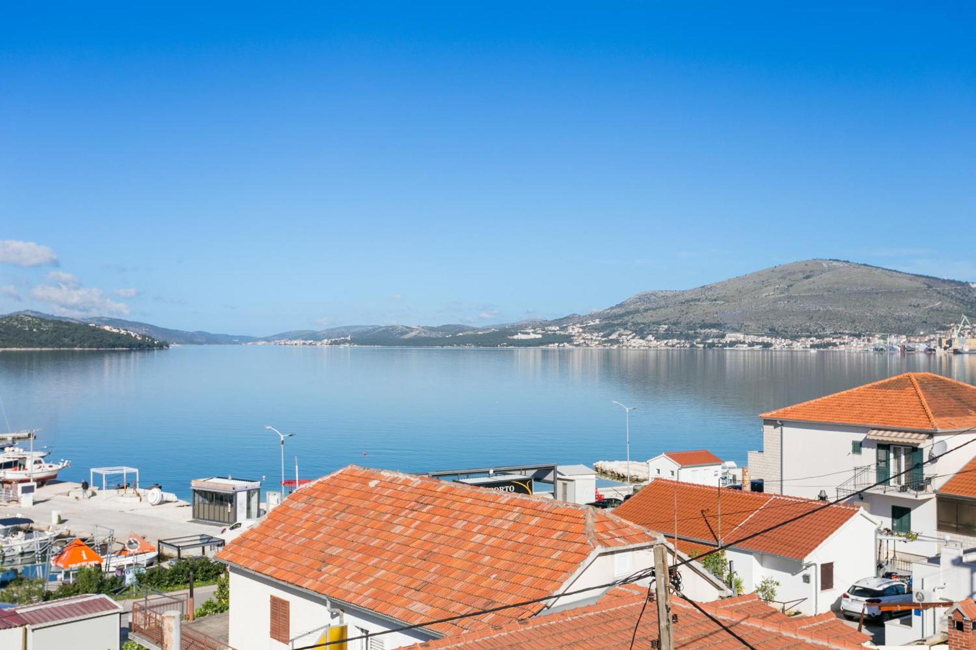 Seaside Apartments With A Swimming Pool Okrug Gornji, Ciovo - 11374 Trogir Eksteriør billede