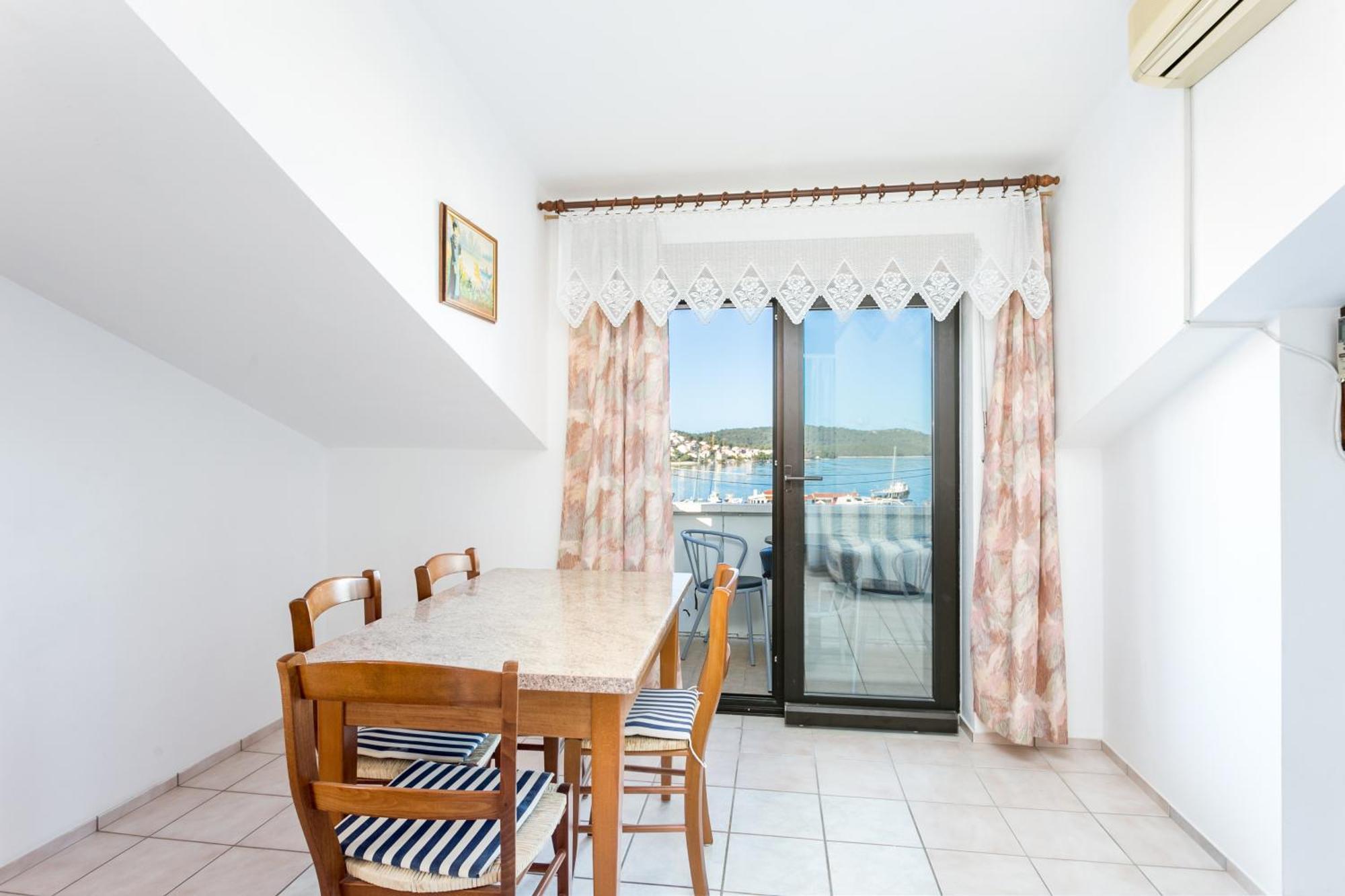 Seaside Apartments With A Swimming Pool Okrug Gornji, Ciovo - 11374 Trogir Eksteriør billede