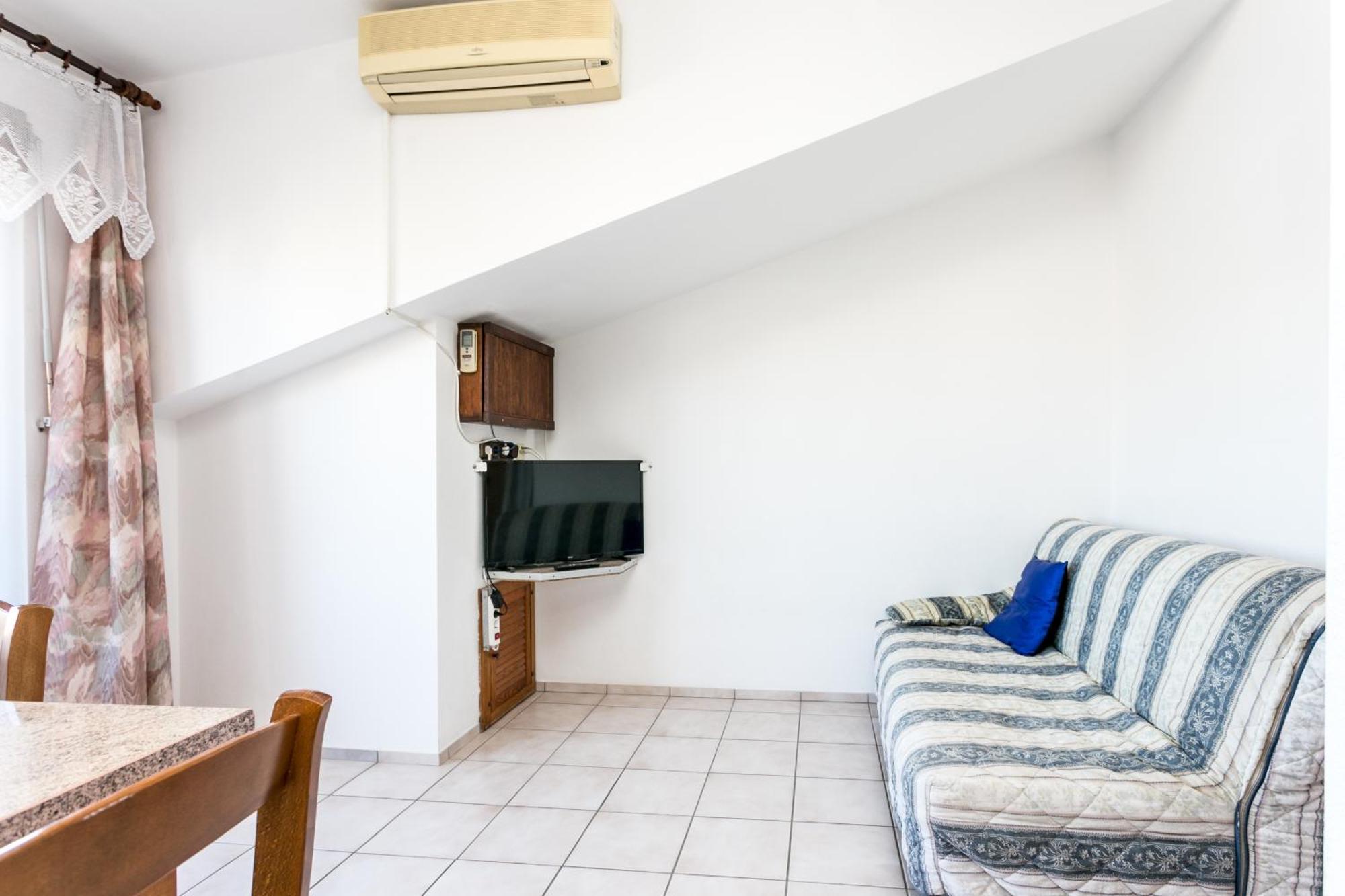 Seaside Apartments With A Swimming Pool Okrug Gornji, Ciovo - 11374 Trogir Værelse billede